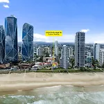 4 Bedroom Multi Level Beachfront Apartment - Q Stay