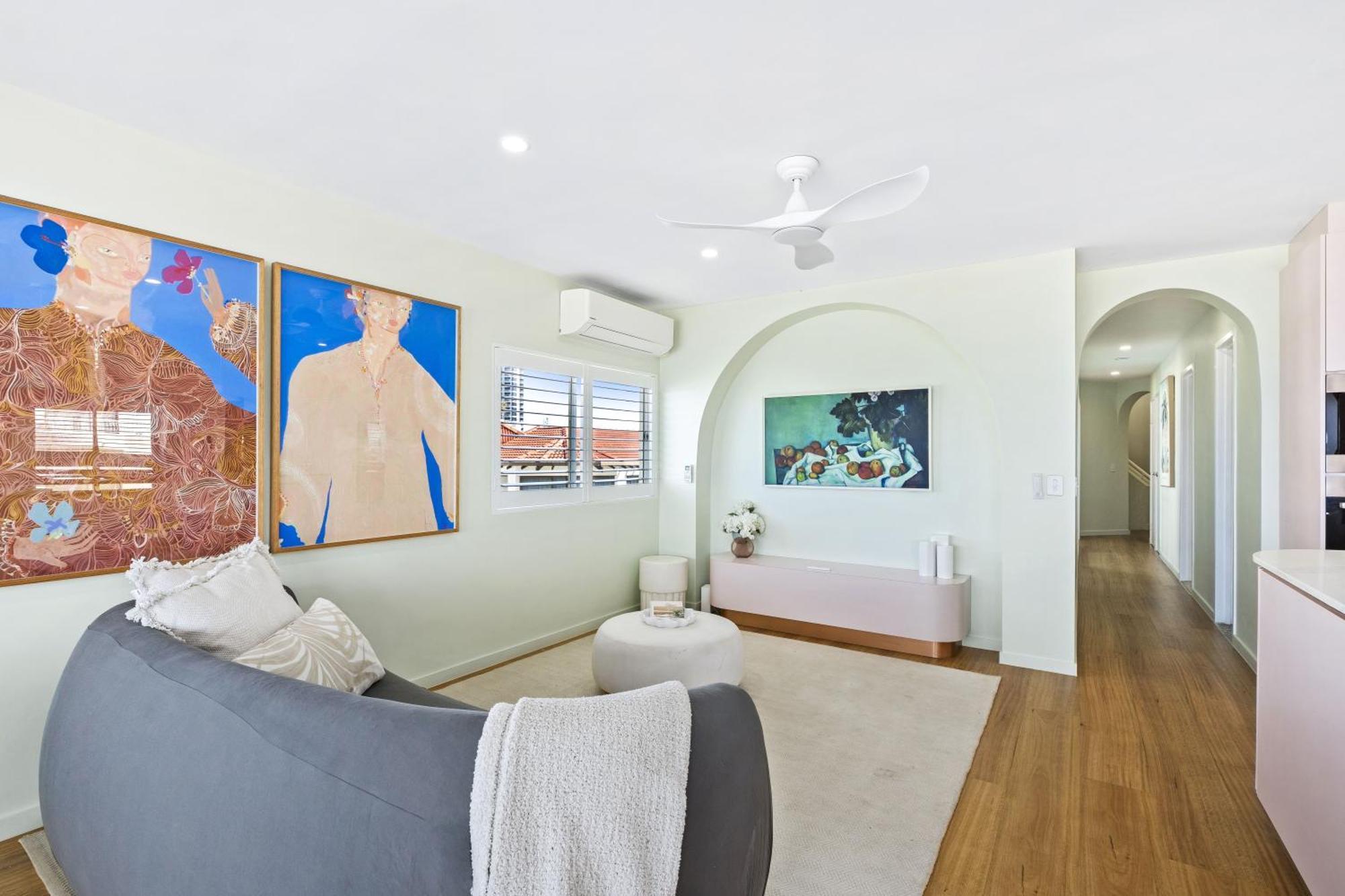 4 Bedroom Multi Level Beachfront - Q Apartment *