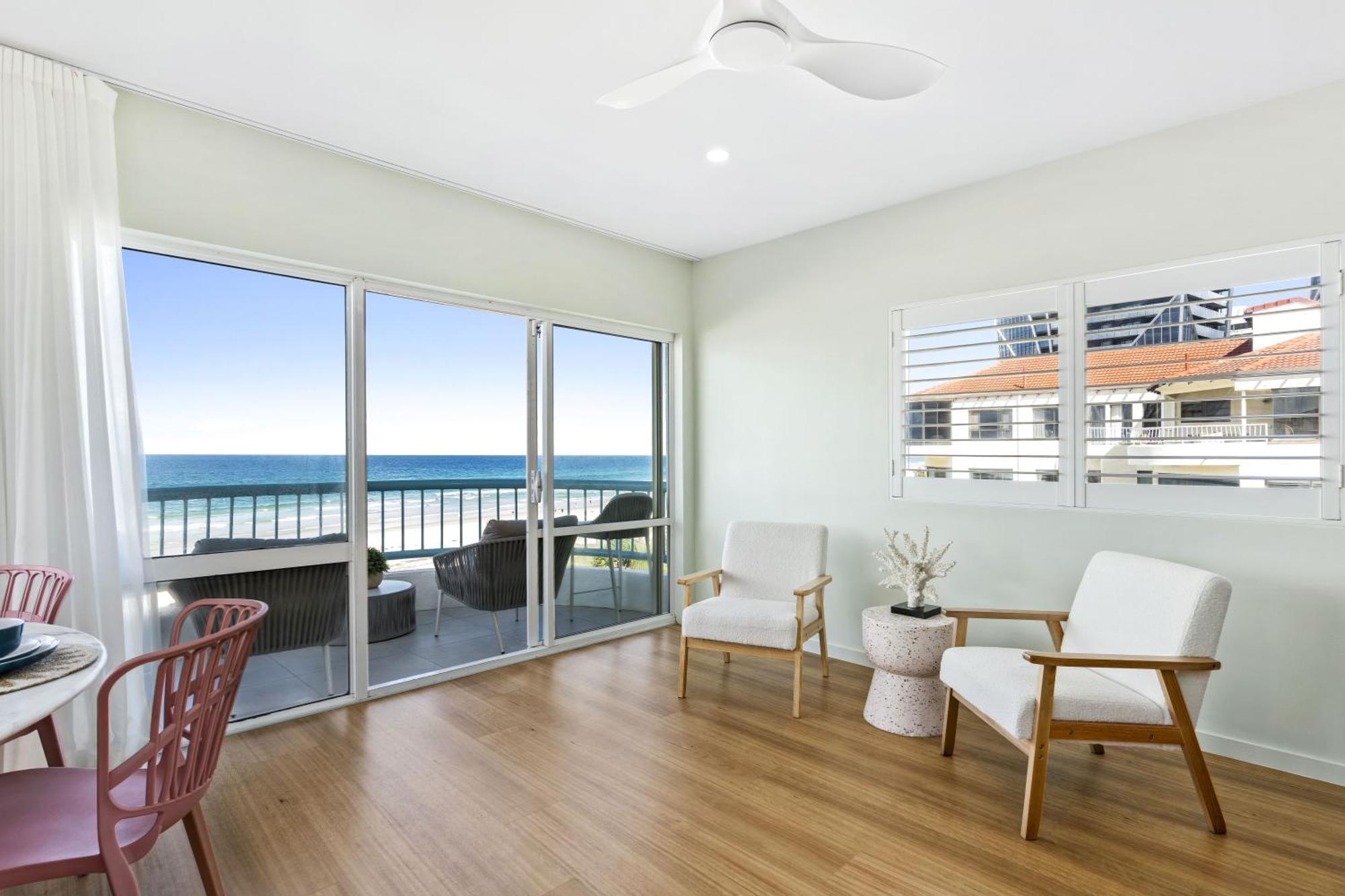 4 Bedroom Multi Level Beachfront - Q Apartment *